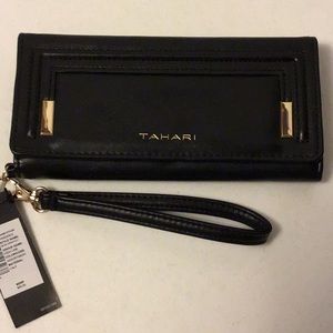 NWT Tahari wristlet